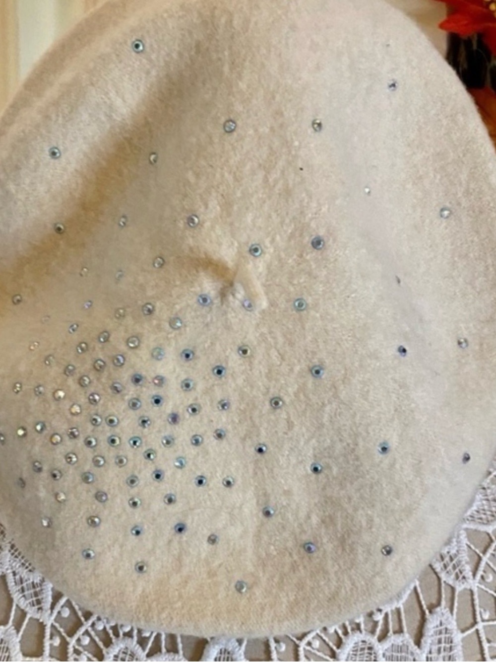 🌸Vintage Bebe Rhinestone Hat🤍